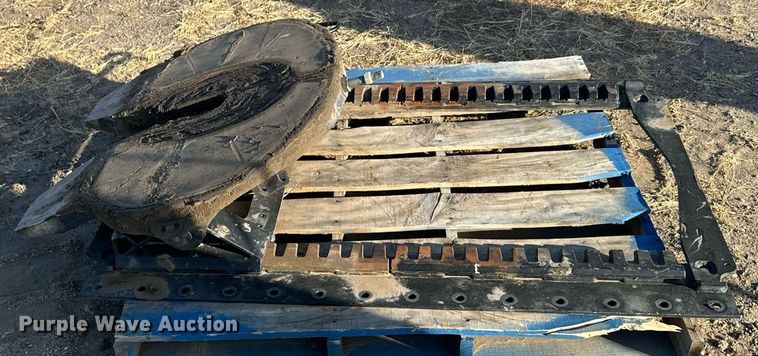 image for item ZA0512 (2) fifth wheel plates