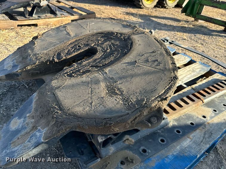 image for item ZA0512 (2) fifth wheel plates