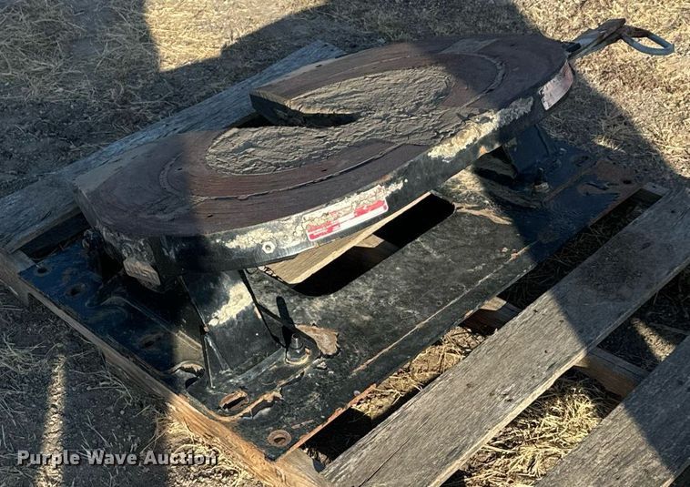 image for item ZA0512 (2) fifth wheel plates