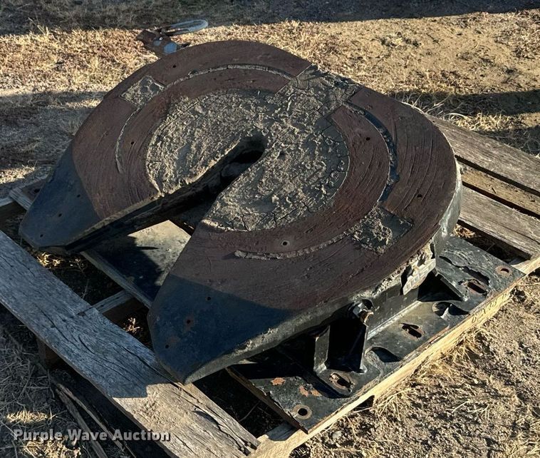 image for item ZA0512 (2) fifth wheel plates