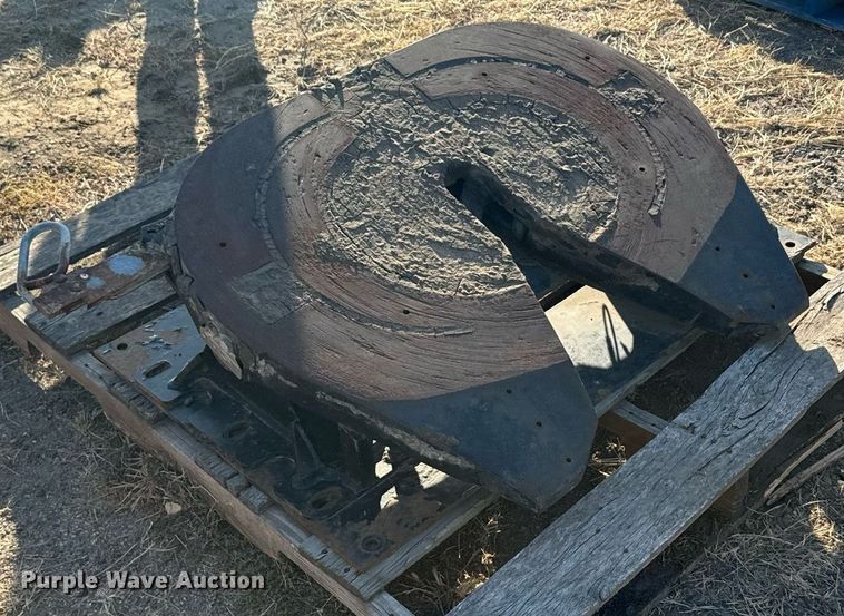 image for item ZA0512 (2) fifth wheel plates