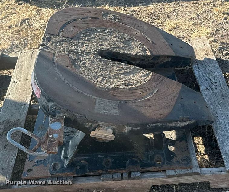 image for item ZA0512 (2) fifth wheel plates