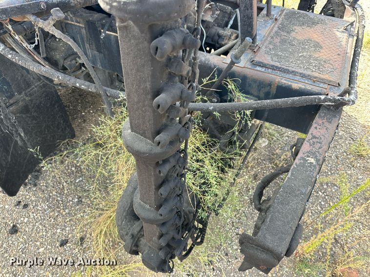 image for item DD3386 1993 Ford F700 oil distributor truck