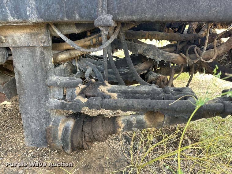 image for item DD3386 1993 Ford F700 oil distributor truck