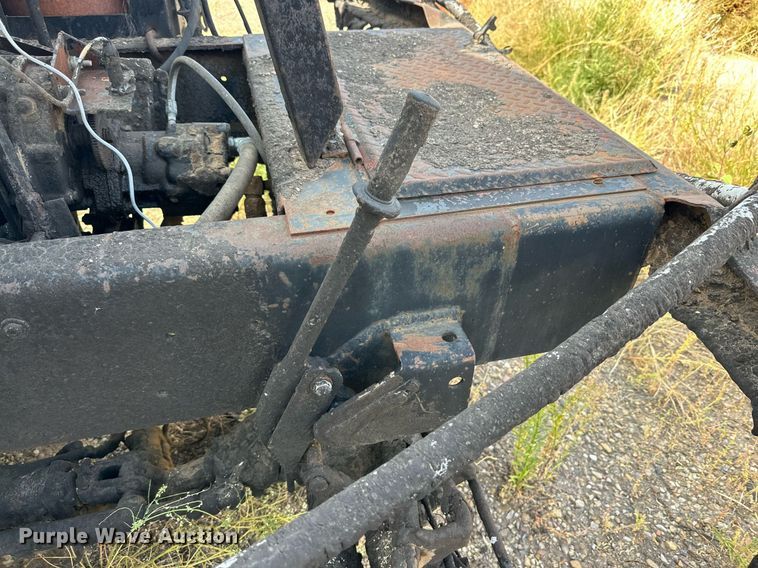 image for item DD3386 1993 Ford F700 oil distributor truck