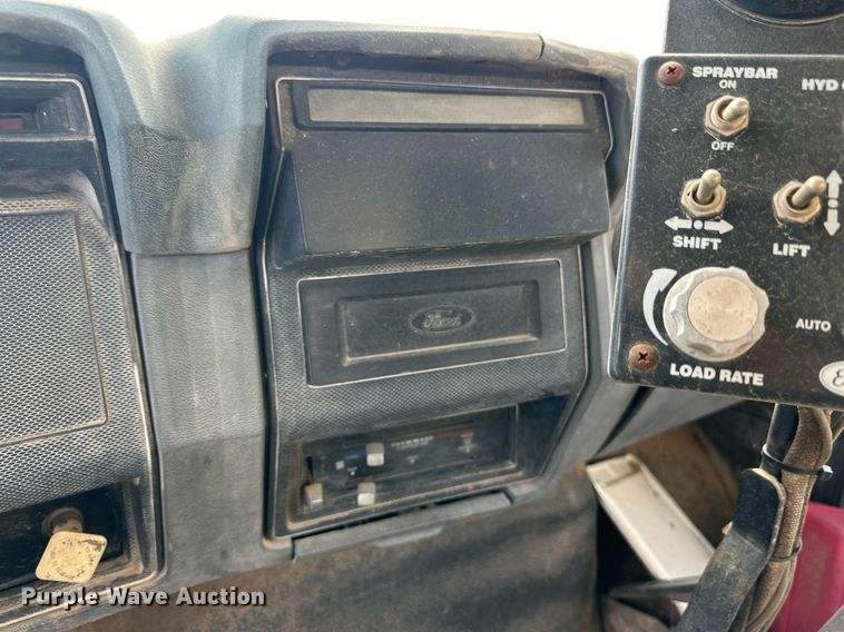 image for item DD3386 1993 Ford F700 oil distributor truck