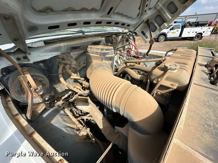 image for item DD3386 1993 Ford F700 oil distributor truck