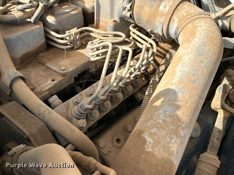 image for item DD3386 1993 Ford F700 oil distributor truck