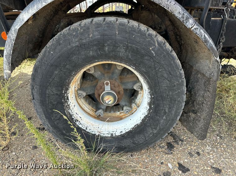 image for item DD3386 1993 Ford F700 oil distributor truck