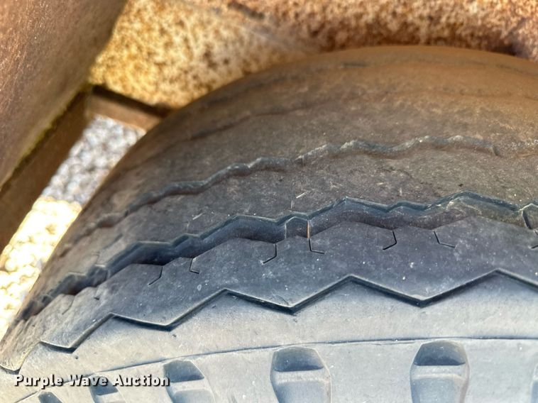 image for item DL0479 1992 Kiefer pole trailer