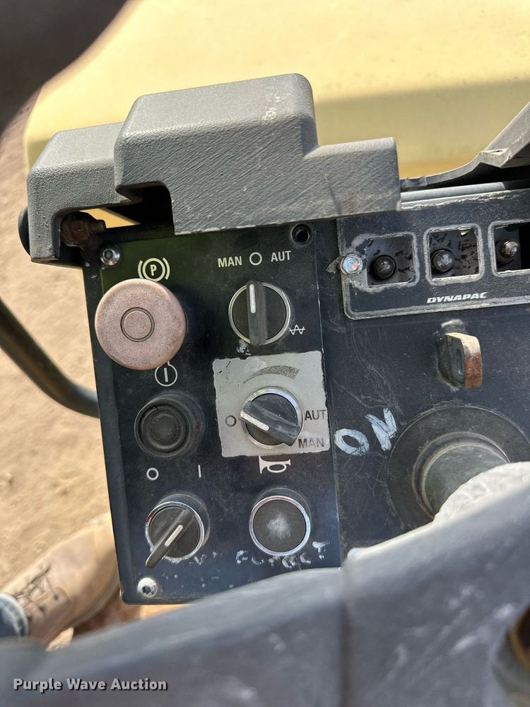 image for item DN0816 2005 Dynapac  CC122 double drum vibratory roller