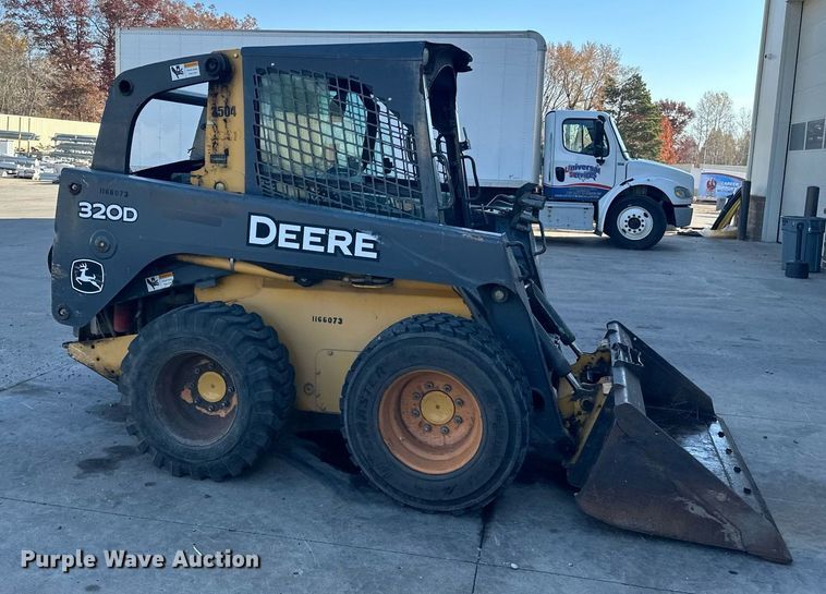 image for item DN0829 2010 John Deere 320D  skid steer loader