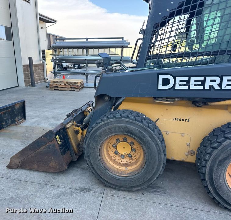 image for item DN0829 2010 John Deere 320D  skid steer loader