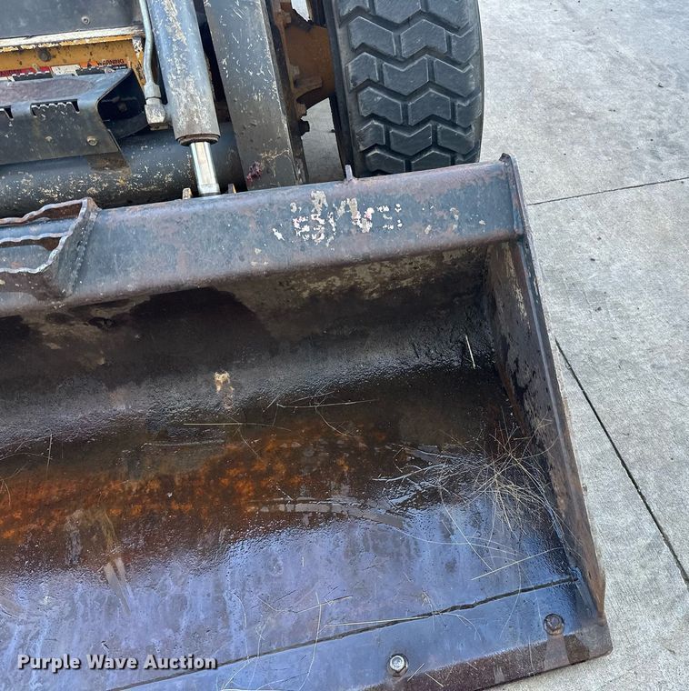 image for item DN0829 2010 John Deere 320D  skid steer loader