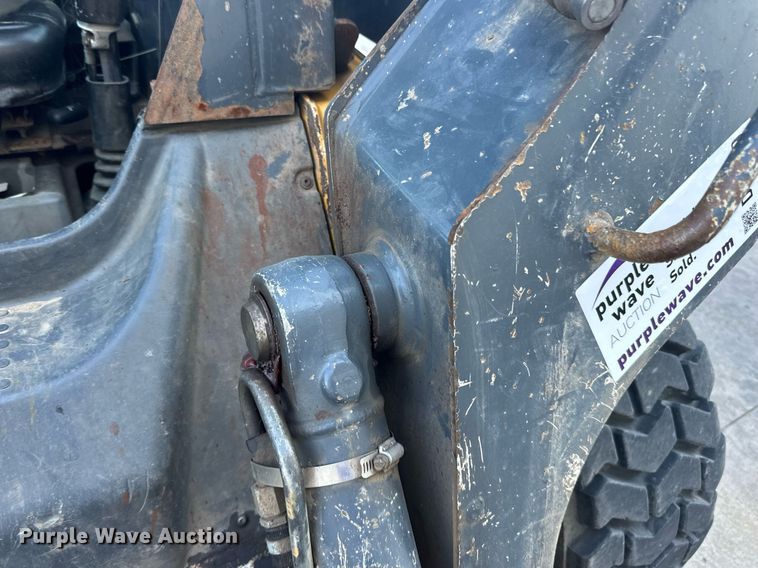 image for item DN0829 2010 John Deere 320D  skid steer loader