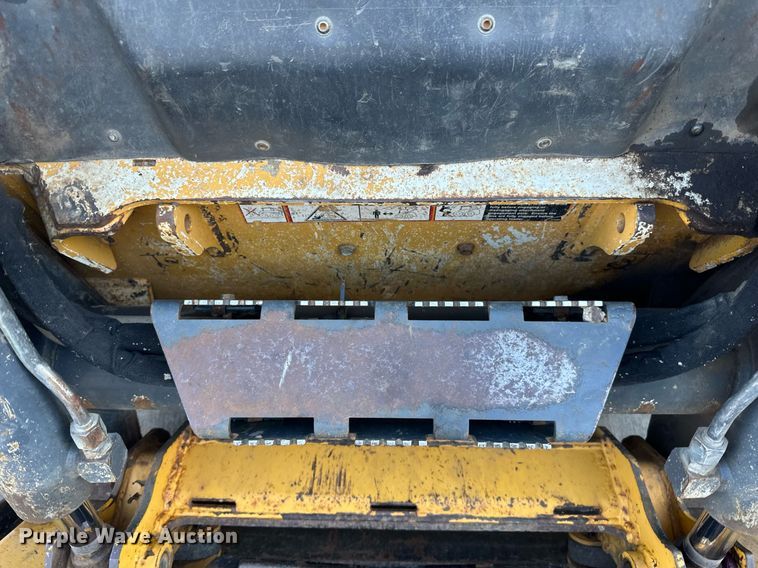 image for item DN0829 2010 John Deere 320D  skid steer loader