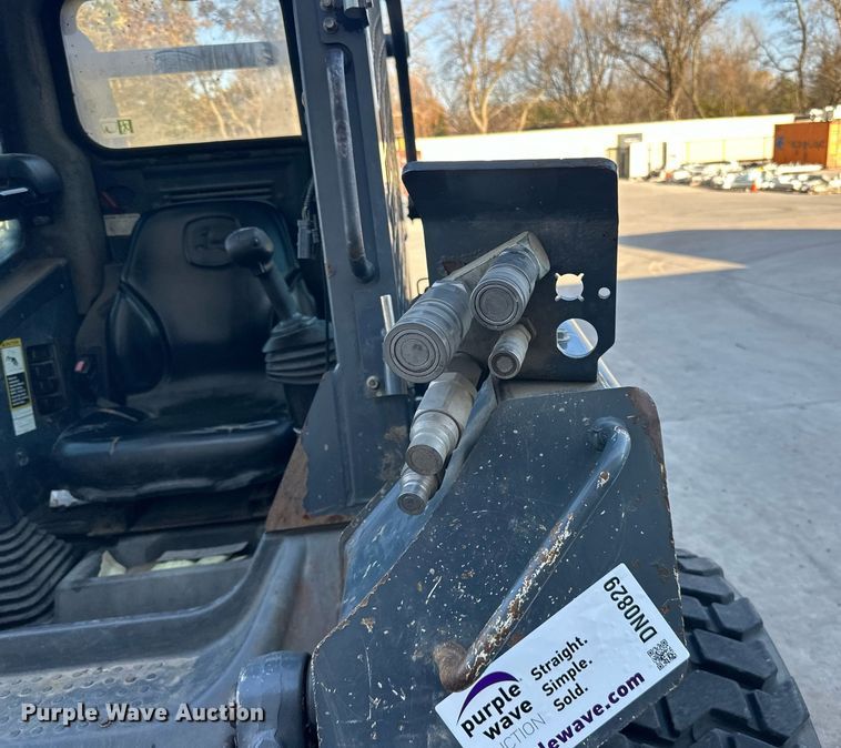 image for item DN0829 2010 John Deere 320D  skid steer loader