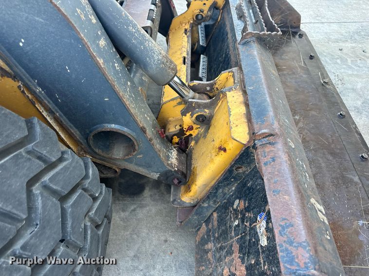 image for item DN0829 2010 John Deere 320D  skid steer loader