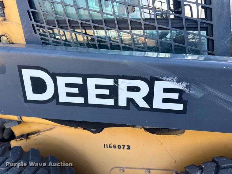 image for item DN0829 2010 John Deere 320D  skid steer loader