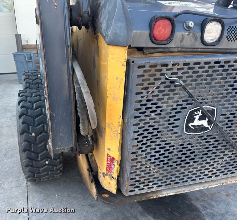 image for item DN0829 2010 John Deere 320D  skid steer loader