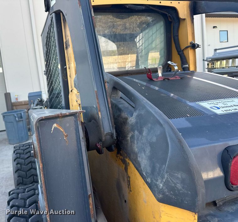 image for item DN0829 2010 John Deere 320D  skid steer loader