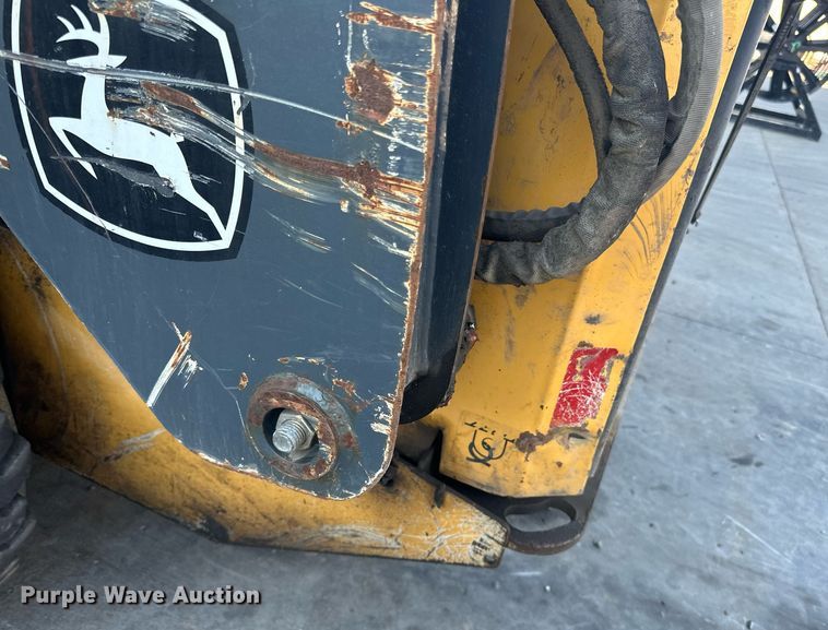 image for item DN0829 2010 John Deere 320D  skid steer loader