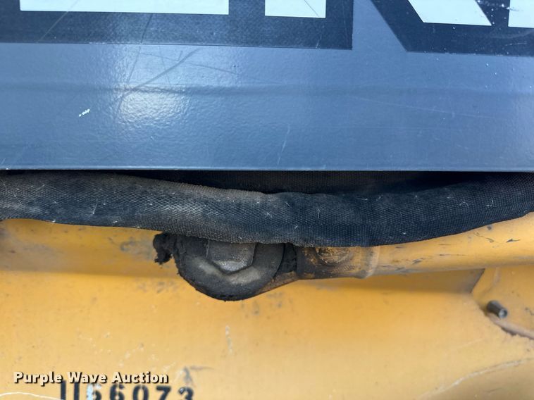 image for item DN0829 2010 John Deere 320D  skid steer loader