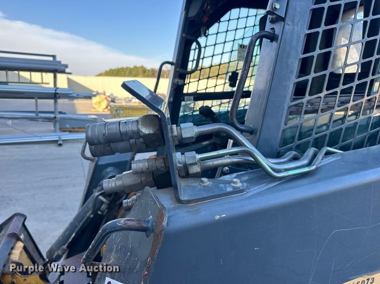 image for item DN0829 2010 John Deere 320D  skid steer loader