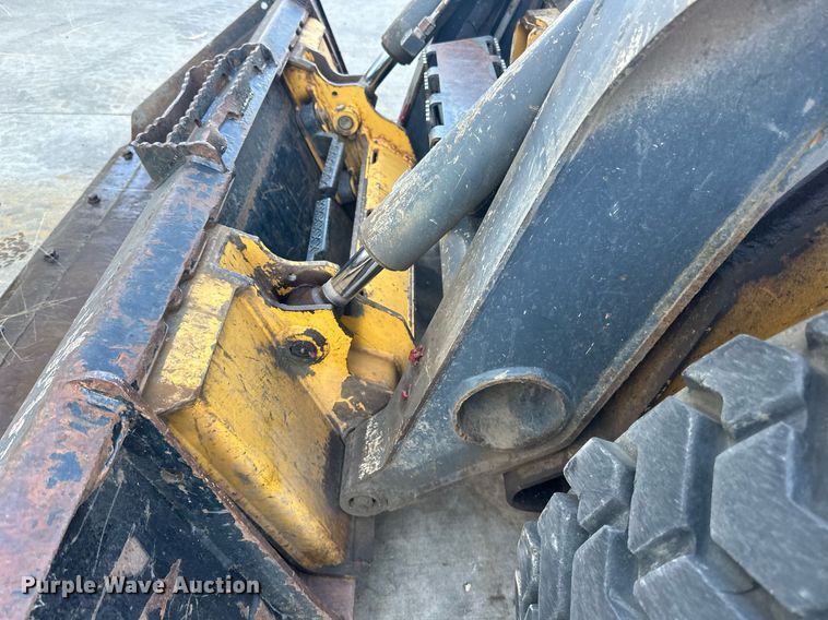 image for item DN0829 2010 John Deere 320D  skid steer loader