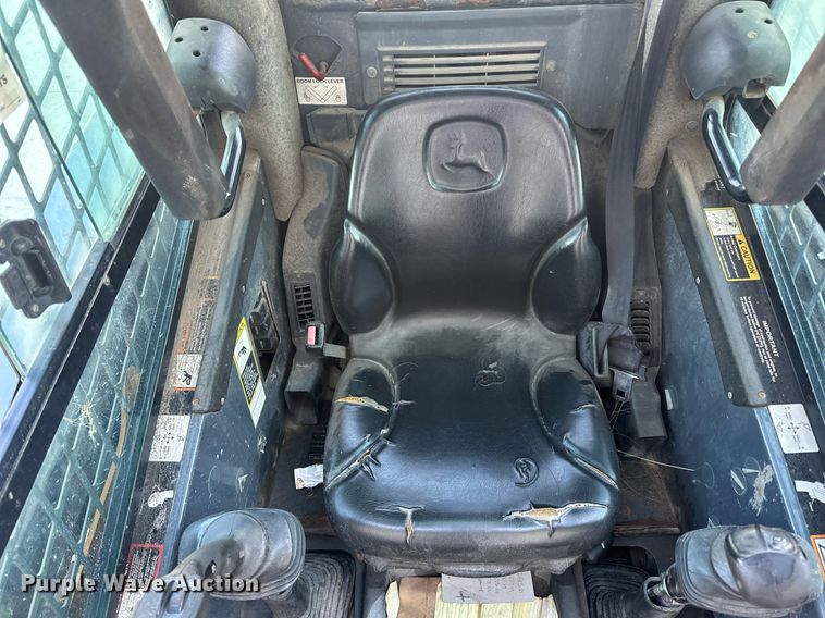 image for item DN0829 2010 John Deere 320D  skid steer loader