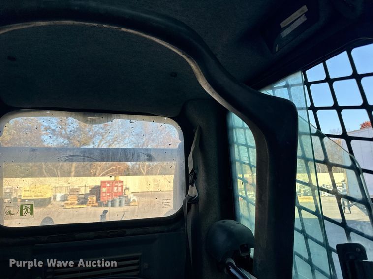 image for item DN0829 2010 John Deere 320D  skid steer loader