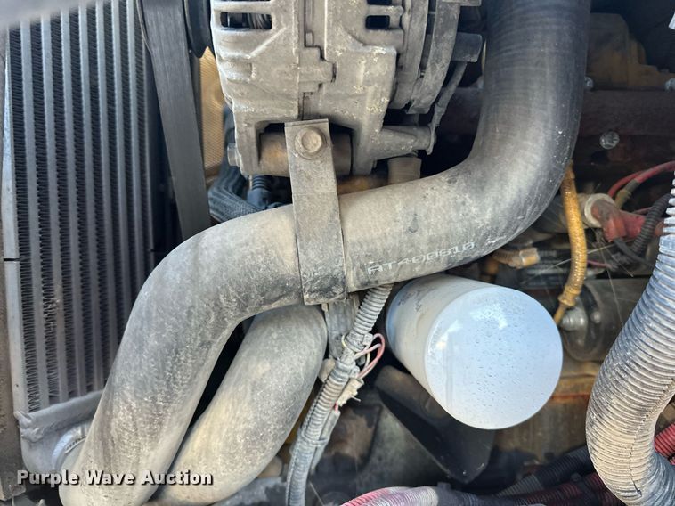 image for item DN0829 2010 John Deere 320D  skid steer loader