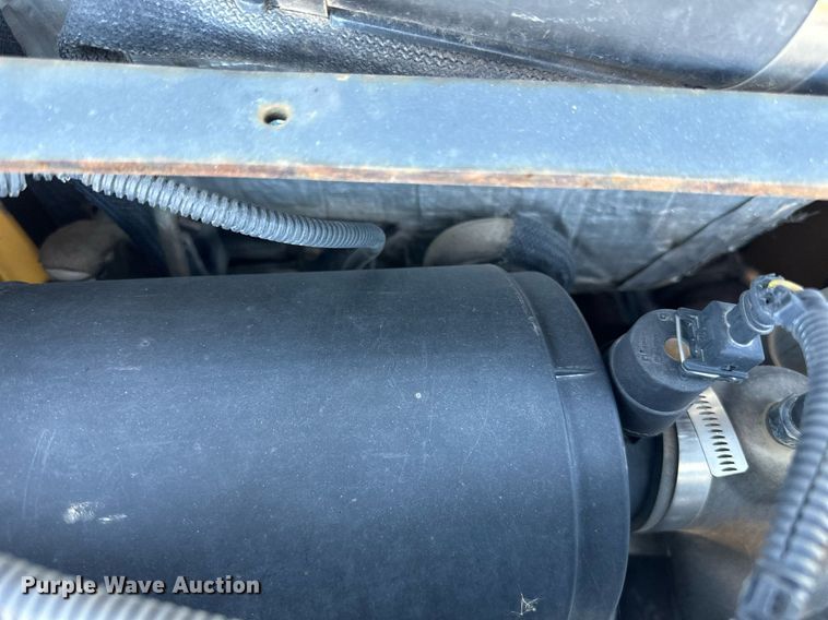 image for item DN0829 2010 John Deere 320D  skid steer loader