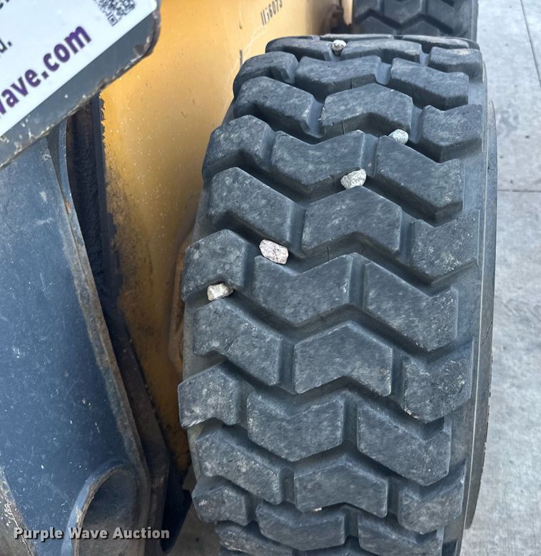 image for item DN0829 2010 John Deere 320D  skid steer loader