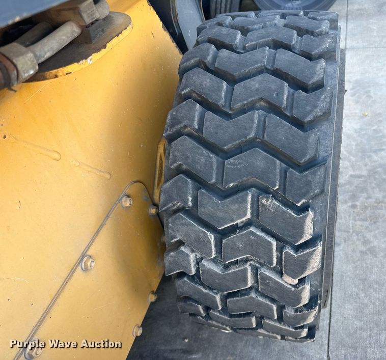 image for item DN0829 2010 John Deere 320D  skid steer loader