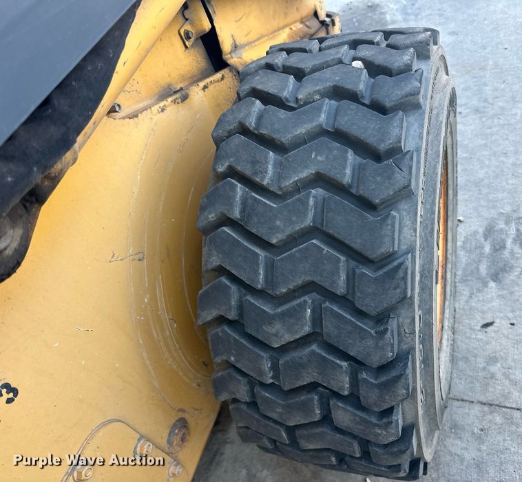 image for item DN0829 2010 John Deere 320D  skid steer loader