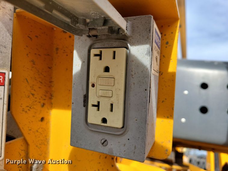 image for item DN3593 2015 Biljax 5533A boom lift