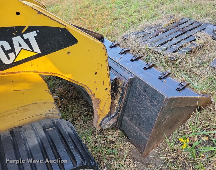 image for item DN3597 2011 Caterpillar 257B3 tracked skid steer loader