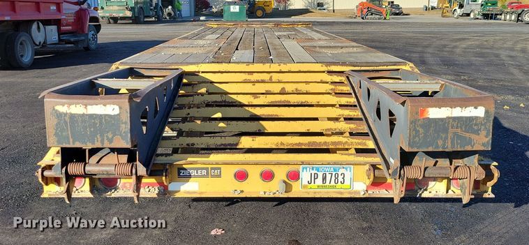 image for item DN3603 2001 Trail King TK40 equipment trailer
