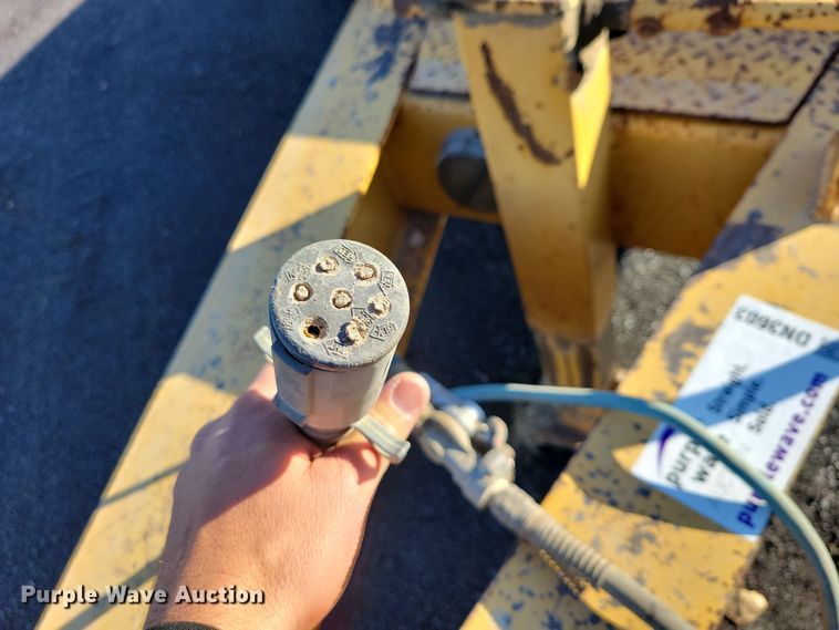 image for item DN3603 2001 Trail King TK40 equipment trailer