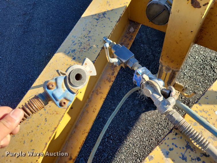 image for item DN3603 2001 Trail King TK40 equipment trailer