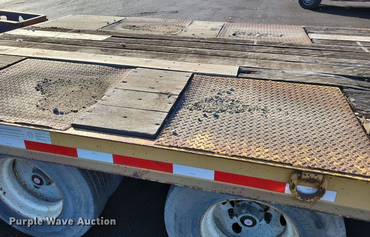 image for item DN3603 2001 Trail King TK40 equipment trailer