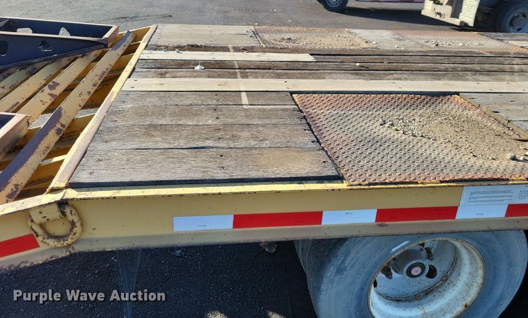image for item DN3603 2001 Trail King TK40 equipment trailer