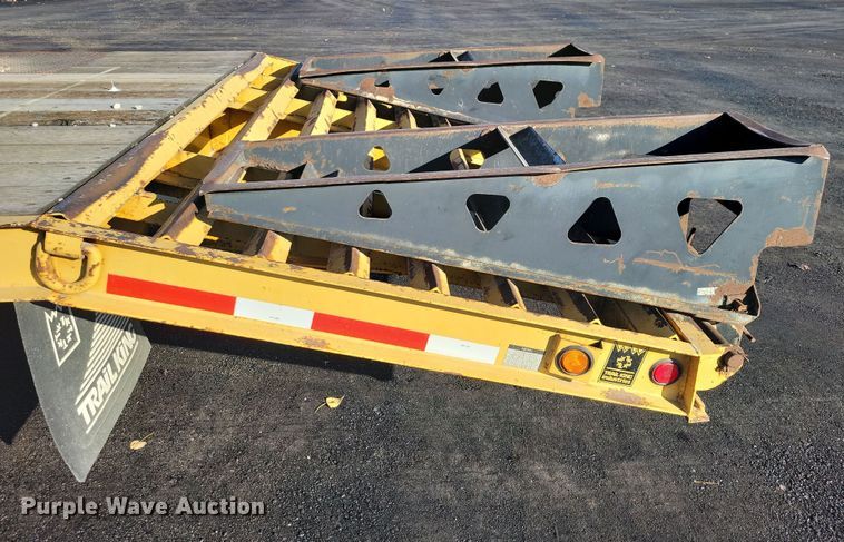 image for item DN3603 2001 Trail King TK40 equipment trailer