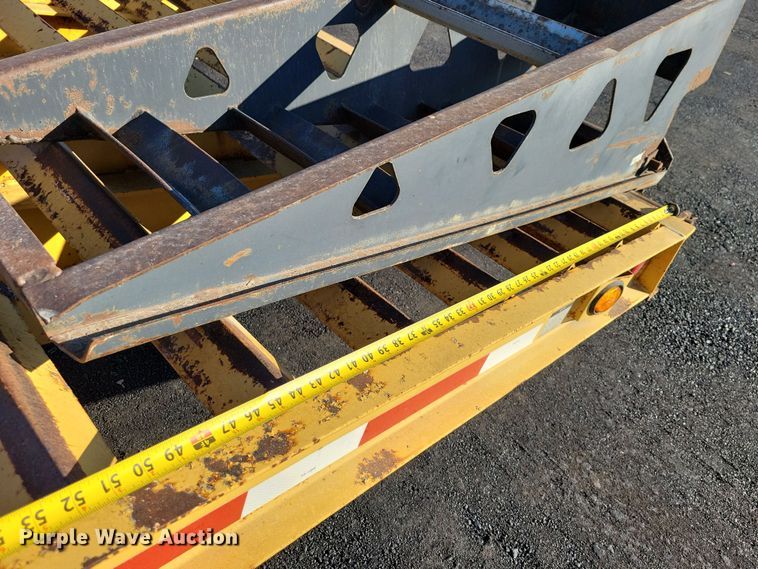 image for item DN3603 2001 Trail King TK40 equipment trailer