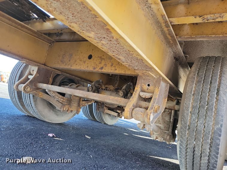 image for item DN3603 2001 Trail King TK40 equipment trailer