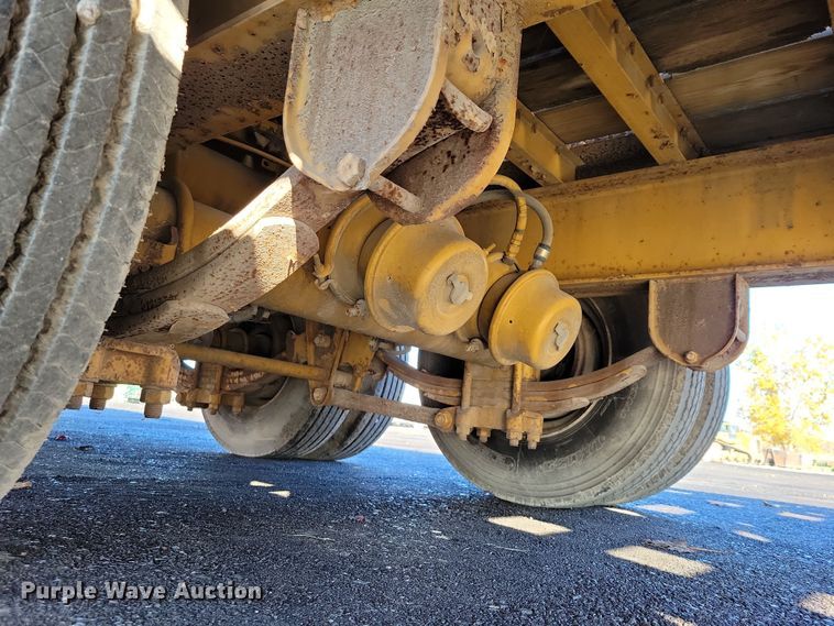 image for item DN3603 2001 Trail King TK40 equipment trailer