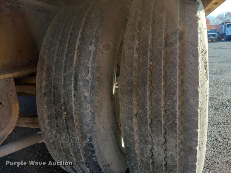 image for item DN3603 2001 Trail King TK40 equipment trailer