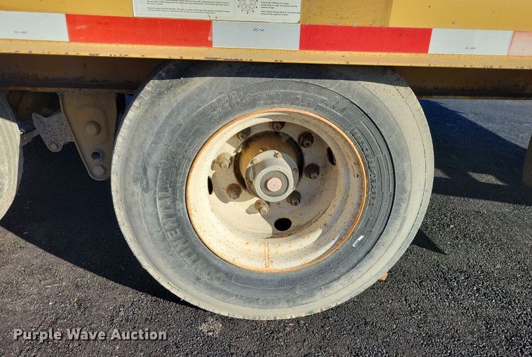 image for item DN3603 2001 Trail King TK40 equipment trailer