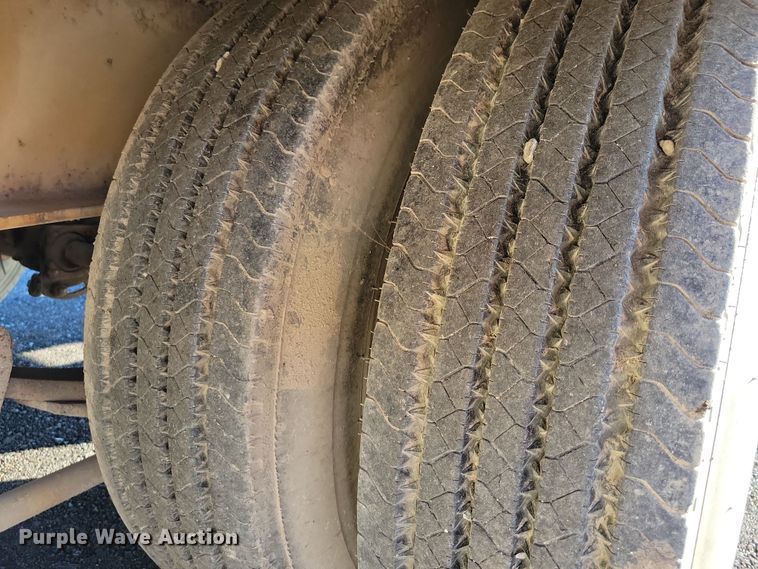 image for item DN3603 2001 Trail King TK40 equipment trailer